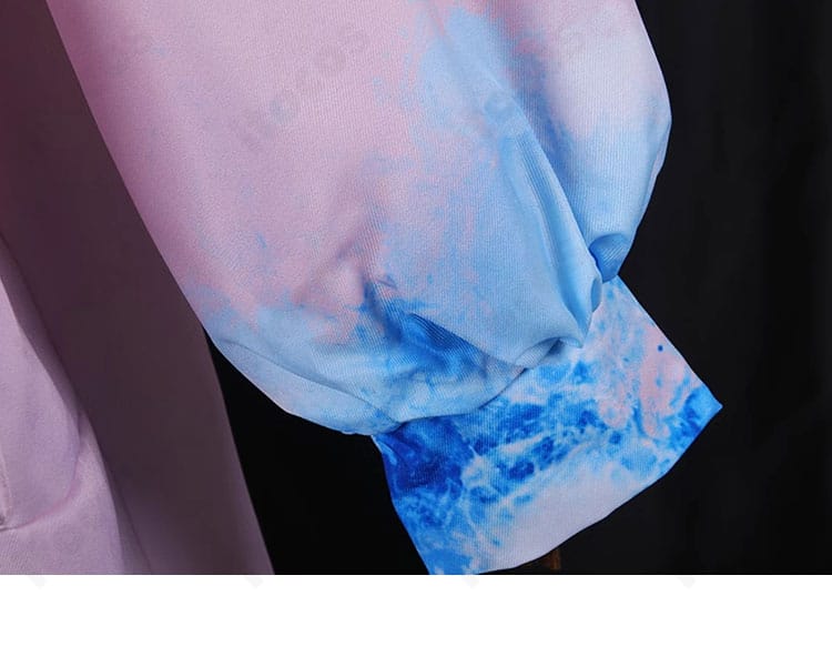 キララ衣装の袖口グラフィック装飾。ストリート感を演出するユニークな図案