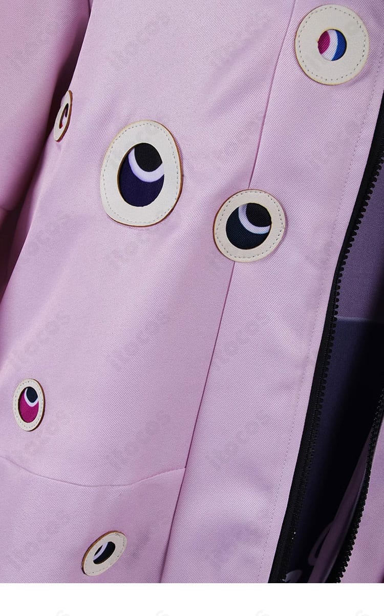 キララ衣装のコート装飾ディテール。外套の意匠と質感を接写で再現