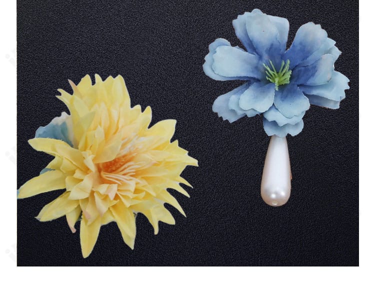 花飾りの近接ディテール。発色の良さと精緻な縫製を表現。