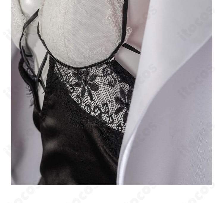 無期迷途 エブン コスプレ衣装 側面装飾。コートのサイド装飾と縁取りの質感を示すクローズアップ。