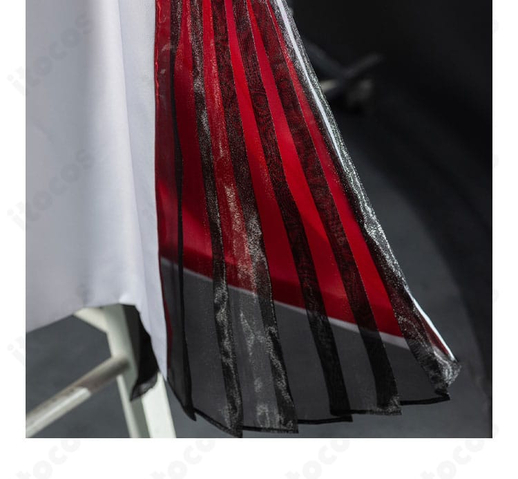 無期迷途 エブン コスプレ衣装 外套裾のディテール。ドレープ感とカッティングの見せ場を強調。