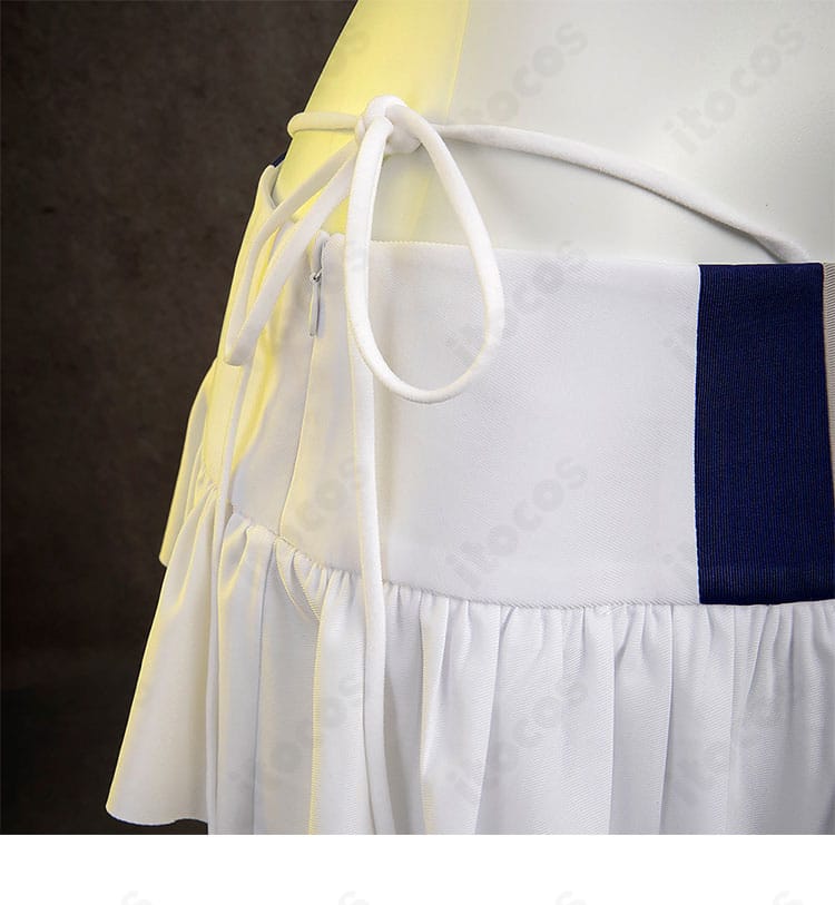 ティファ・ロックハート シャインフリッパー水着 スカート側面の紐ディテール。結び目と長さ調整の様子