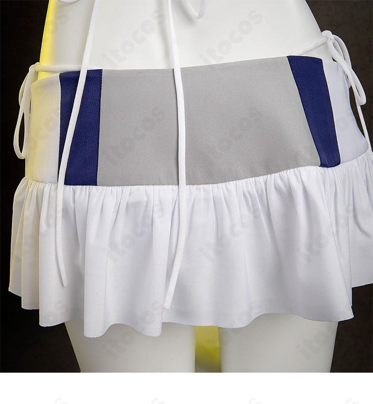 ティファ・ロックハート シャインフリッパー水着 スカート背面装飾の詳細。ドレープとパーツ固定の仕上げ