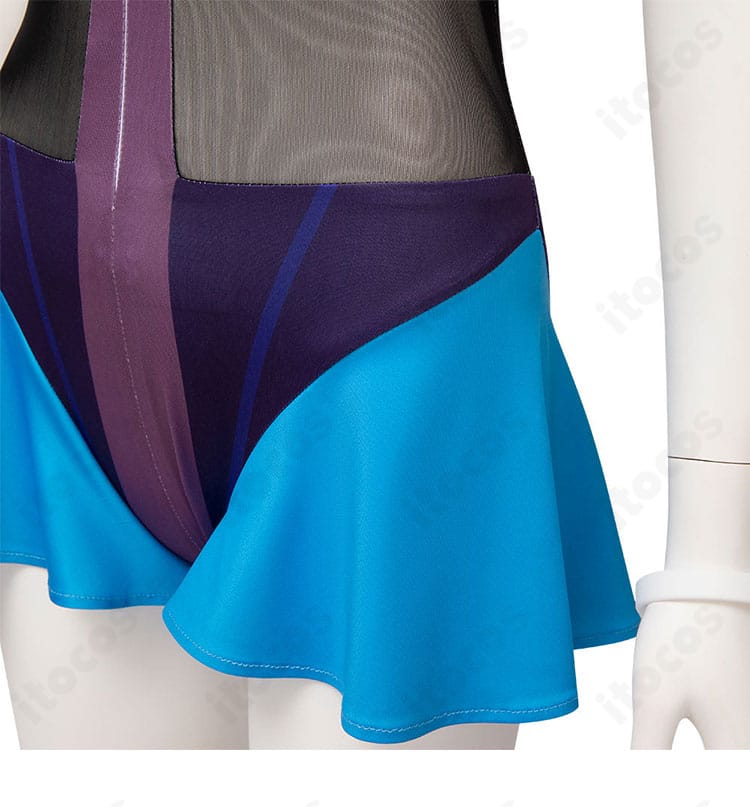 腰部サイド装飾の詳細。曲線的なパーツでマーメイドらしい流れを表現