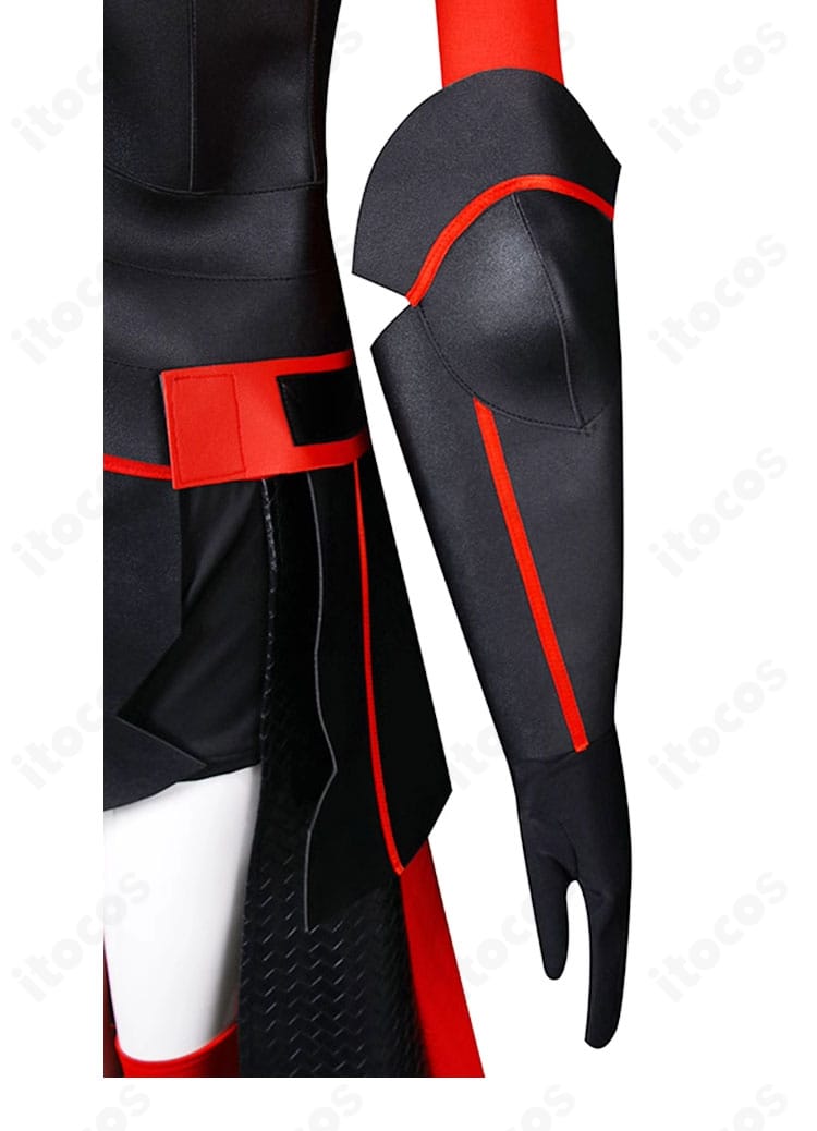 メイプルの手袋・手鎧のクローズアップ。指先までの装飾と質感が分かるディテールショット。