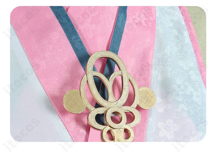 初音ミク 陰陽師コラボ衣装の襟元アクセサリー拡大。和風の装飾が映える仕立て