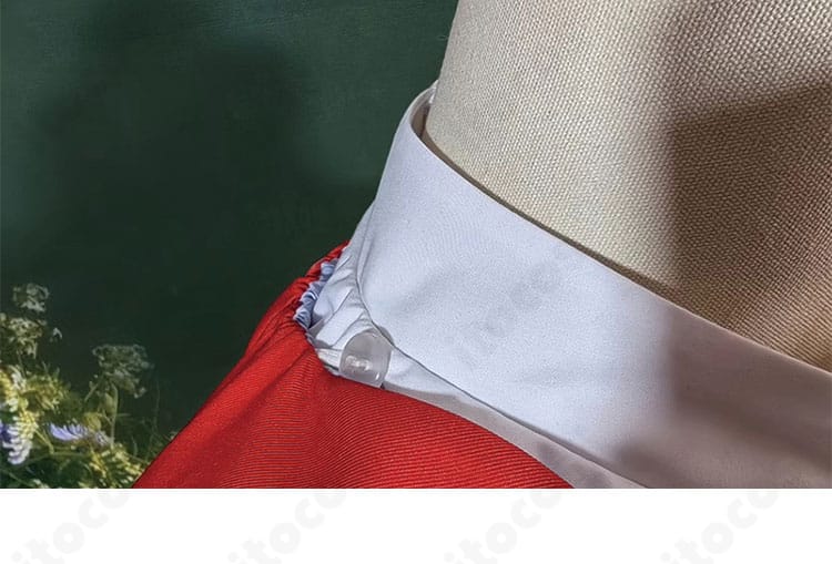 背面襟周りのディテール。木之本桜 王子様衣装の後ろ襟デザインとトリムの仕上げ