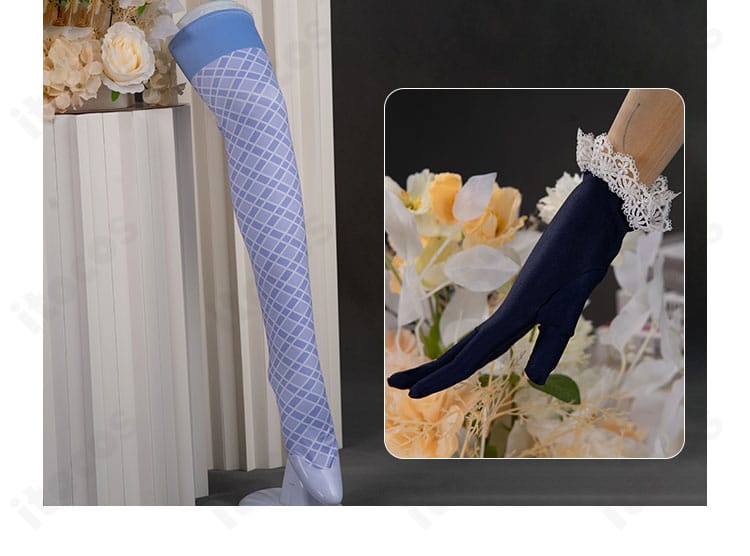 手袋とレッグウォーマーの装飾ディテール。質感と意匠のアップ画像