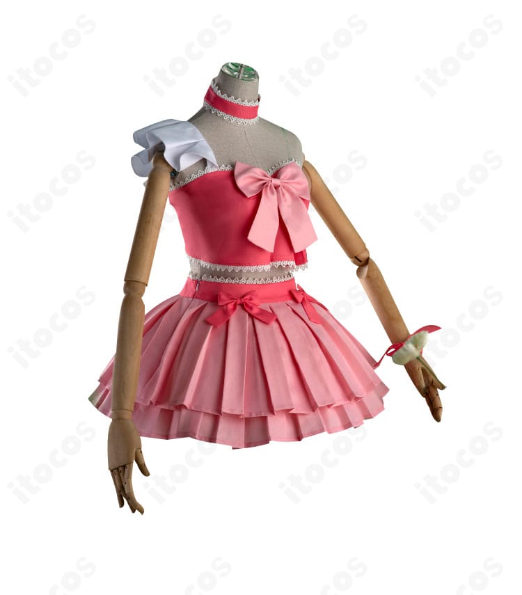 春音あいら コスプレ衣装のサイドビュー。ウエストラインの立体感とサイド装飾のバランスが確認できる画像。