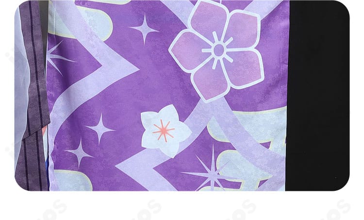 襟元の装飾ディテール。晴着らしい華やぎを添えるデザイン。