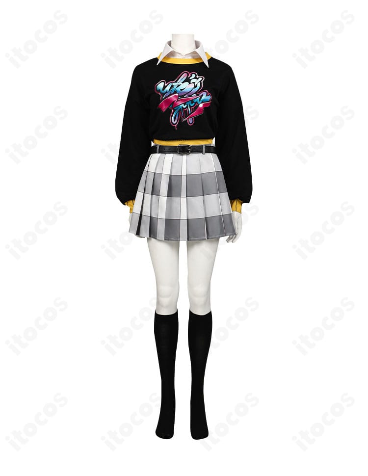 新井素羽 コスプレ衣装の正面全体像。配色と装飾バランスを確認できる写真