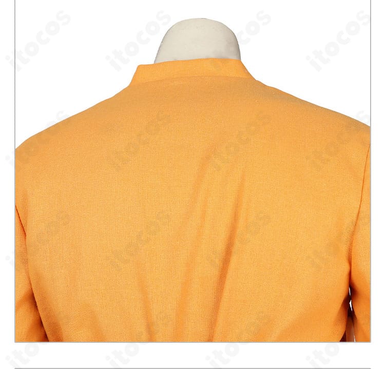 黄色インナー背面ディテール。背面の切替とフィット感を確認できる画像。