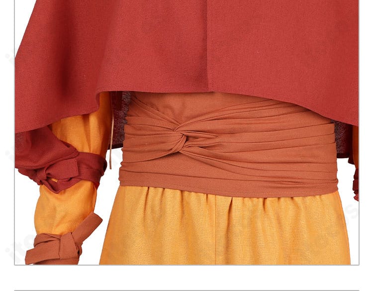 腰部装飾ディテール。腰封と上着の重なり、装飾ラインのバランスを示すアップ画像。