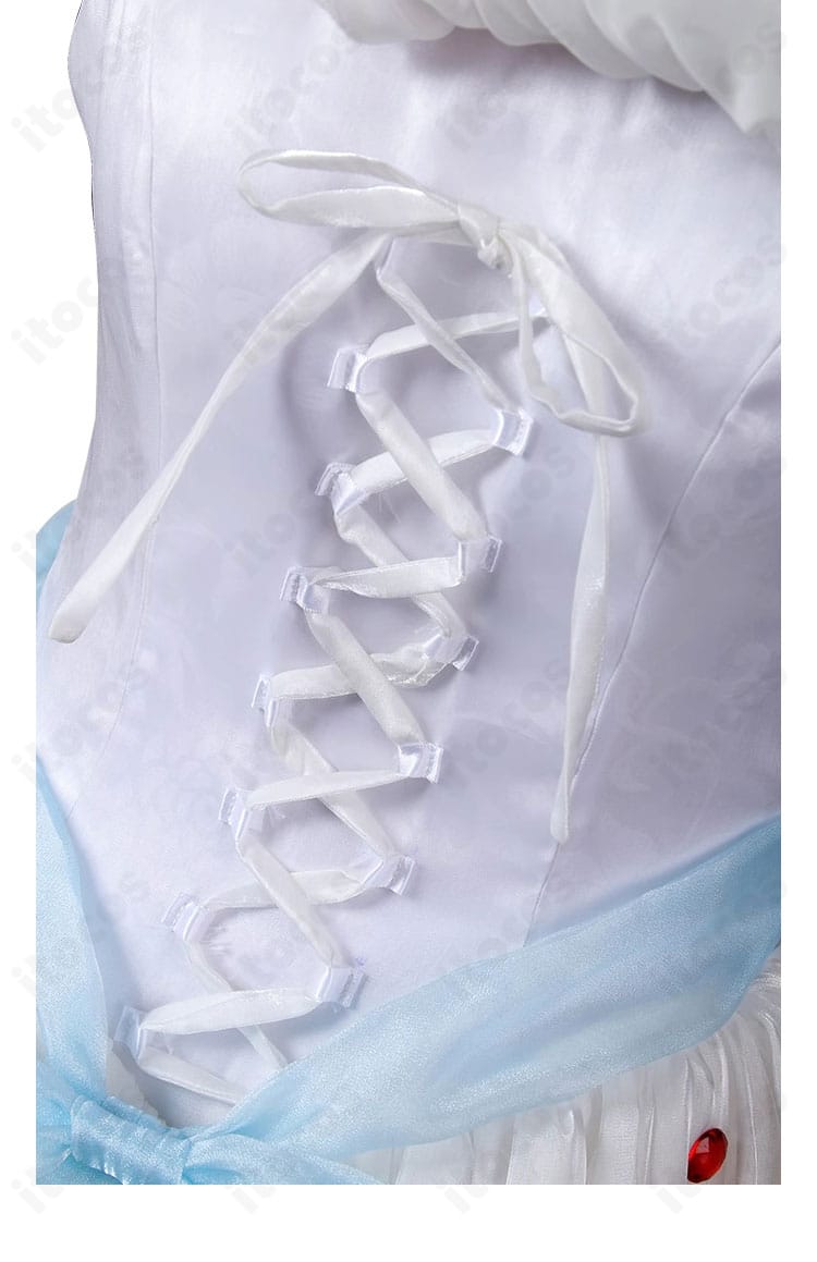 背面装飾の細部。帯とリボンの重なりを美しく配置