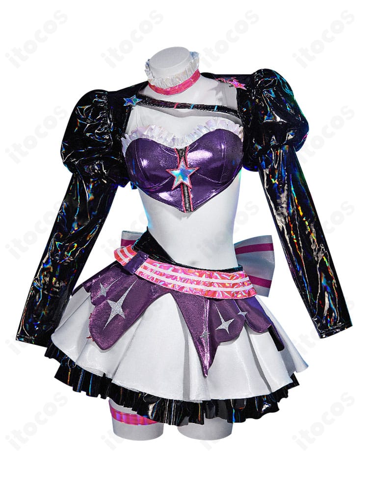 正面全体。巡音ルカのコラボ衣装のシルエットと胸元ディテールがわかるカット。