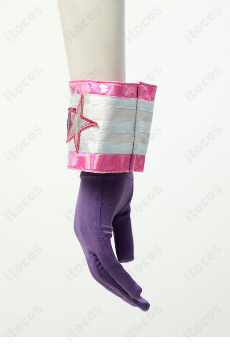 腕部装飾の側面ディテール。精巧な作りで撮影映えする質感。