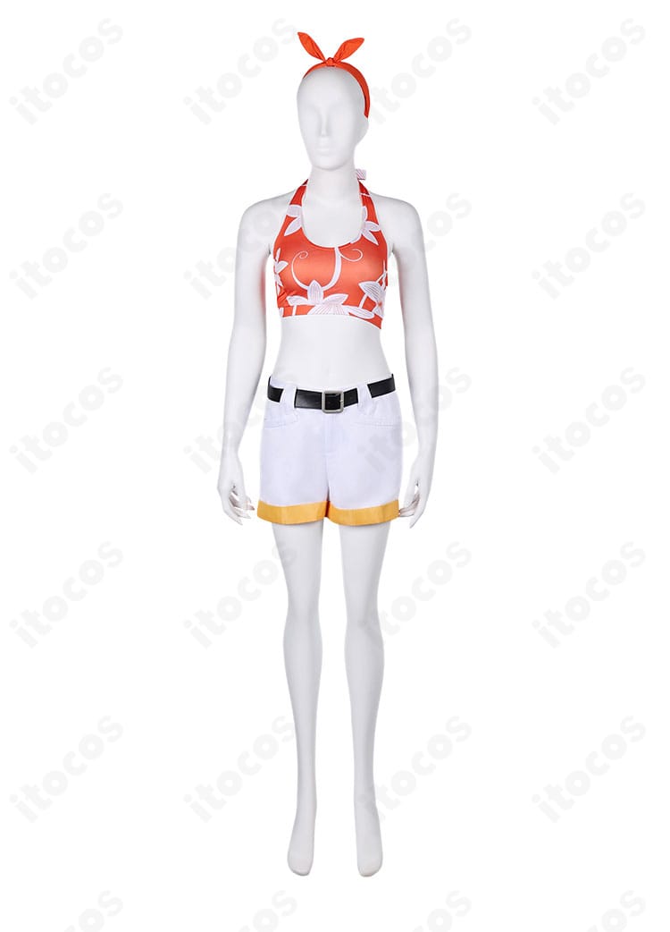 FFVII リバース版ユフィ・キサラギの水着コスプレ正面。トップスとショートパンツ、ベルト、髪飾りの配列が確認できる。