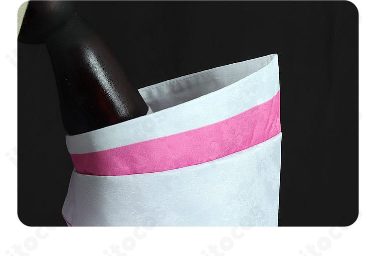 桜ミク衣装の袖口ディテール。縁取りと装飾の仕上がりを確認できる画像。