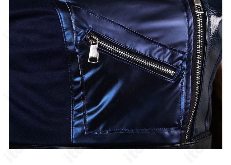 マル・バーサ衣装 前面の小斜めポケットのディテール。デザイン性と機能性を両立。