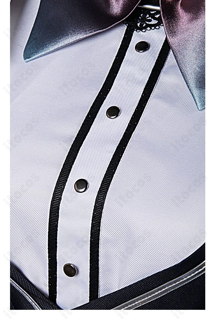 リバース：1999 バルーンパーティー 衣襟の装飾ディテール。レイヤー構成