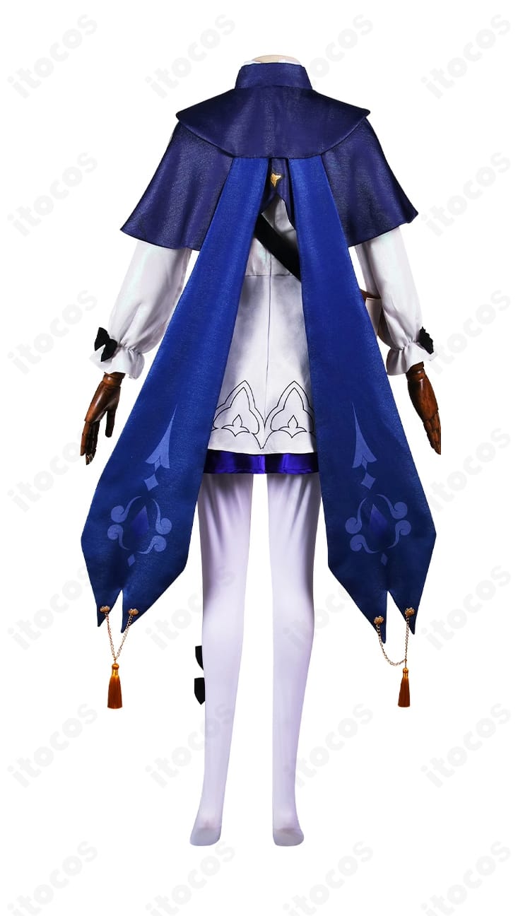 背面ディテール：背中の装飾と縫製ライン、裾の意匠