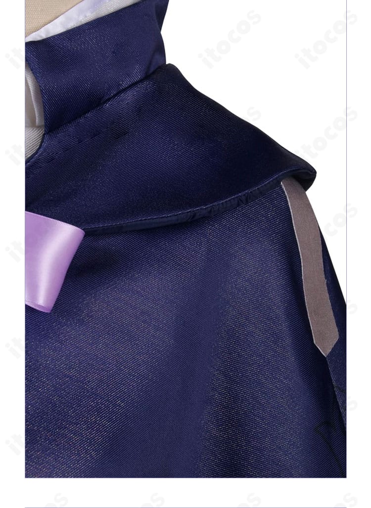 肩袖の装飾：肩章風パーツとステッチワークの拡大