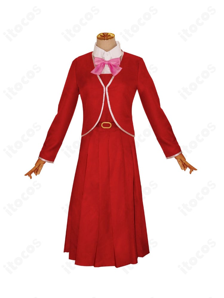 化野 乙 コスプレ衣装の正面全体。ワンピースとコートのレイヤード、ウエストマークの再現度が確認できる画像。