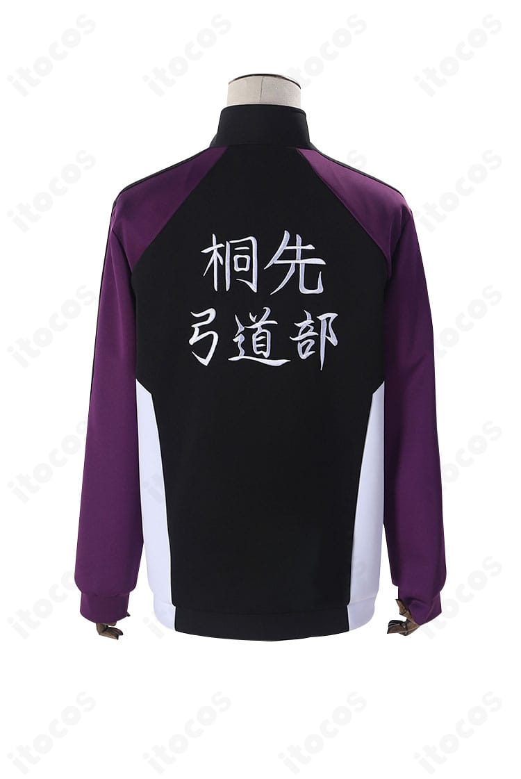 ツルネ 桐先高校弓道部 ジャージ/コートの背面ディテール。背中のライン構成とシルエットの作り込みを確認。