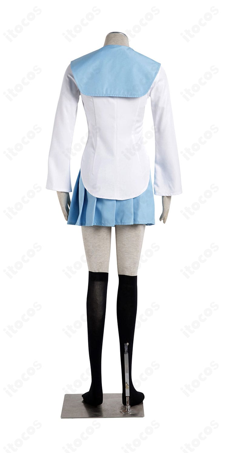 桐崎千棘 コスプレ衣装の背面。襟元や背面ラインなどディテールを忠実に表現