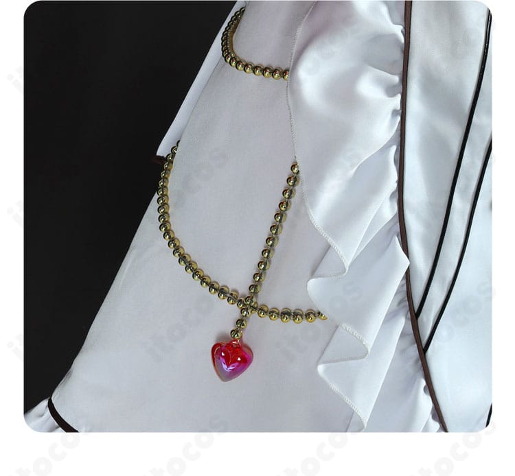 襟の刺繍装飾ディテール。精巧なステッチワークが見える近接カット