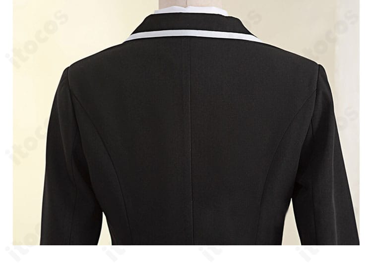 富樫勇太 コスプレ制服の背面ディテール。バックシルエットまで再現され、立ち姿が映える設計。