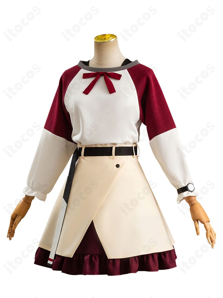 光月まひる 私服コスプレ衣装の側面シルエット