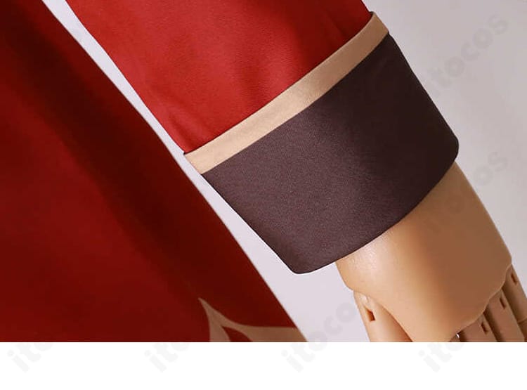 袖口装飾のディテール画像。パトリック・アッシュバトンのイメージに沿った上品なデザインを強調。