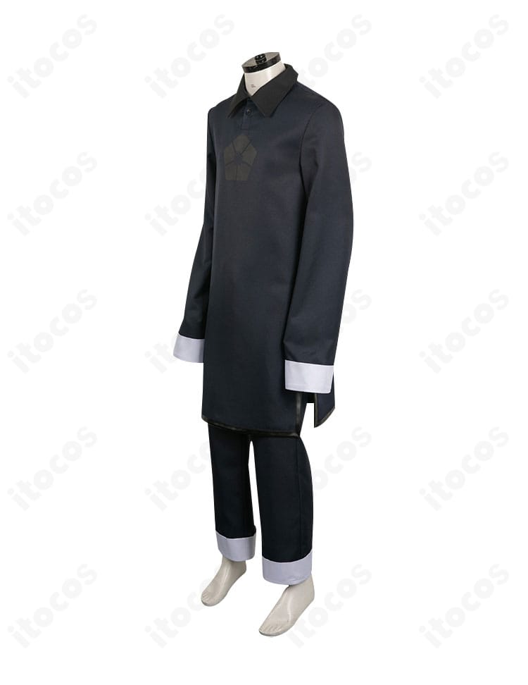 サイドビューで見る凪誠士郎キョンシー衣装。袖のラインとパンツの落ち感を確認可能。