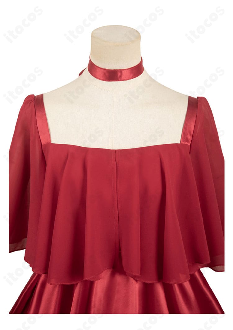 フリーレン コスプレ 赤いドレスの上衣部分・襟元と胸元装飾のクローズアップ