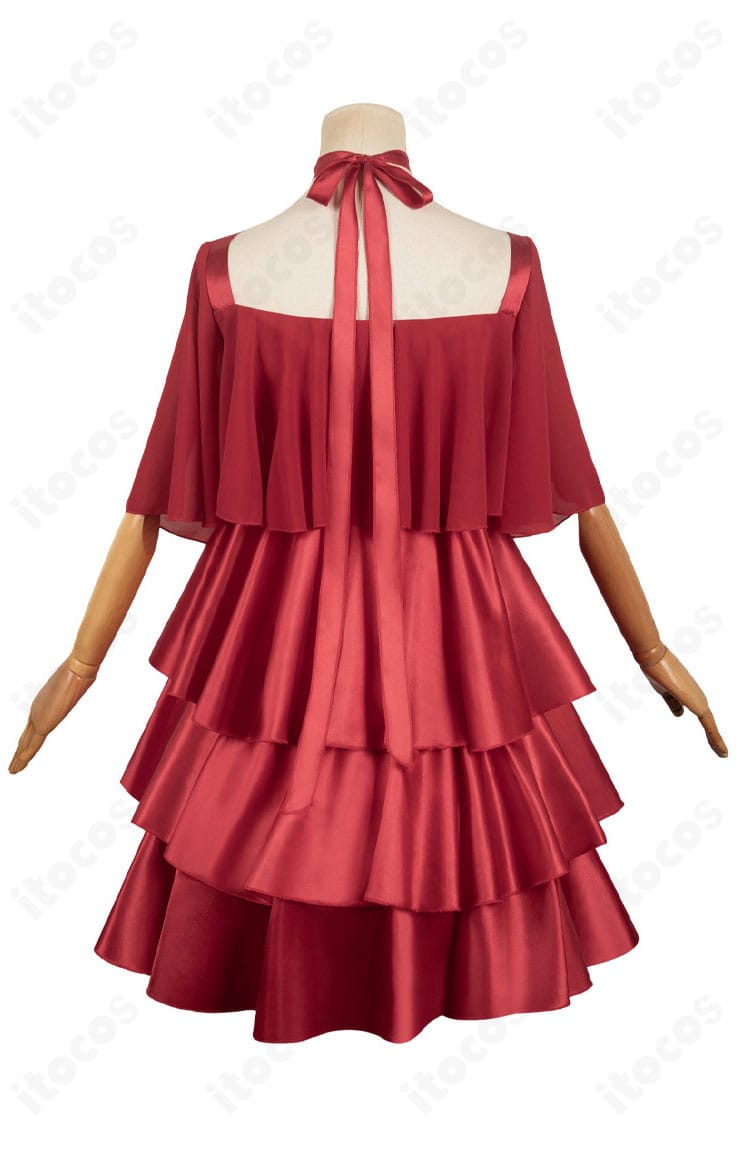 フリーレン 赤いドレスコスプレ衣装の背面デザインと丈感を示す画像