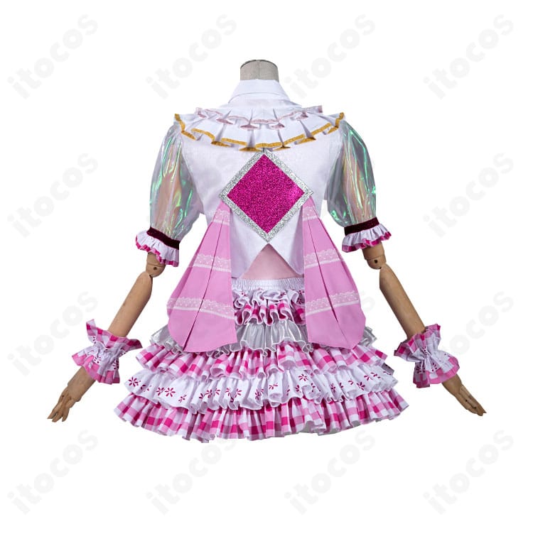 プリパラ 北条そふぃ コスプレ衣装の背面。バックスタイルの切替えと装飾パーツの配置が分かる写真。