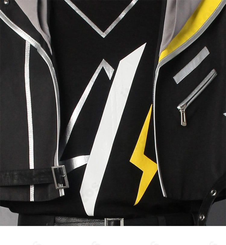 レオナルド・ライト・Jr 衣装の腰部装飾詳細。ベルトとウエストポーチの留め構造