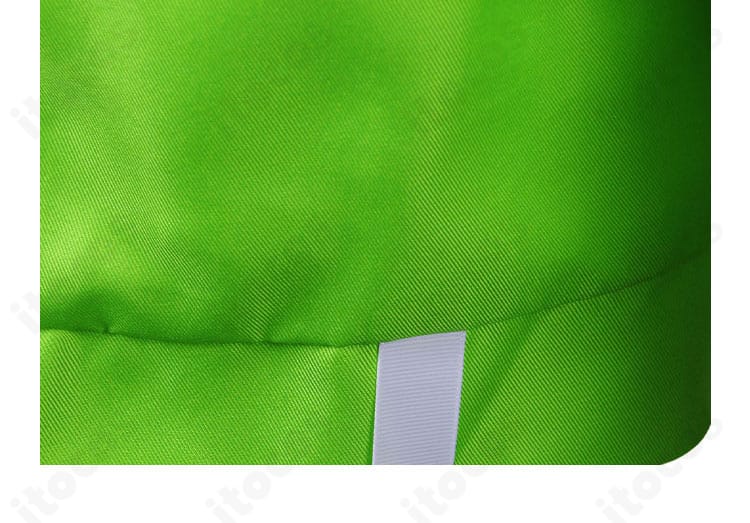 アキ・ローゼンタール コスプレ衣装の裾装飾ディテール。スカートとコートのヘムライン