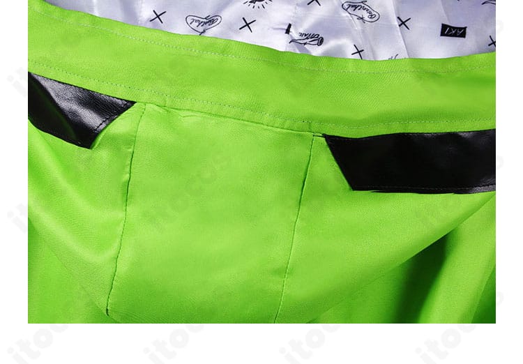 アキ・ローゼンタール コスプレ衣装の頭部アクセ・フード周り装飾ディテール