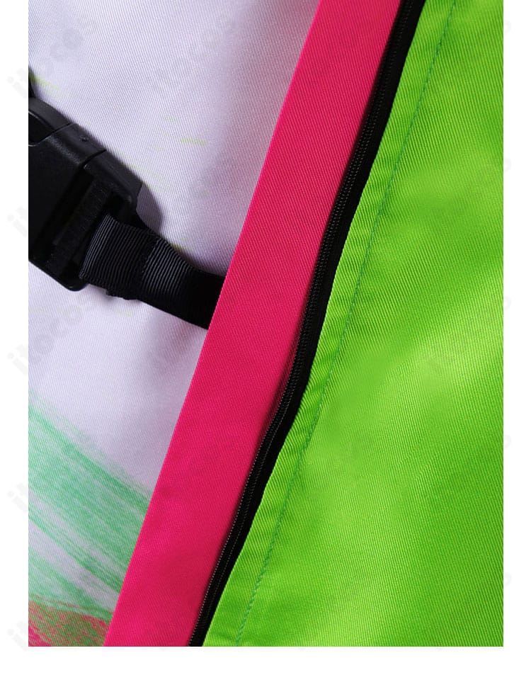 アキ・ローゼンタール コスプレ衣装の前立て装飾ディテール。ライン配色の再現