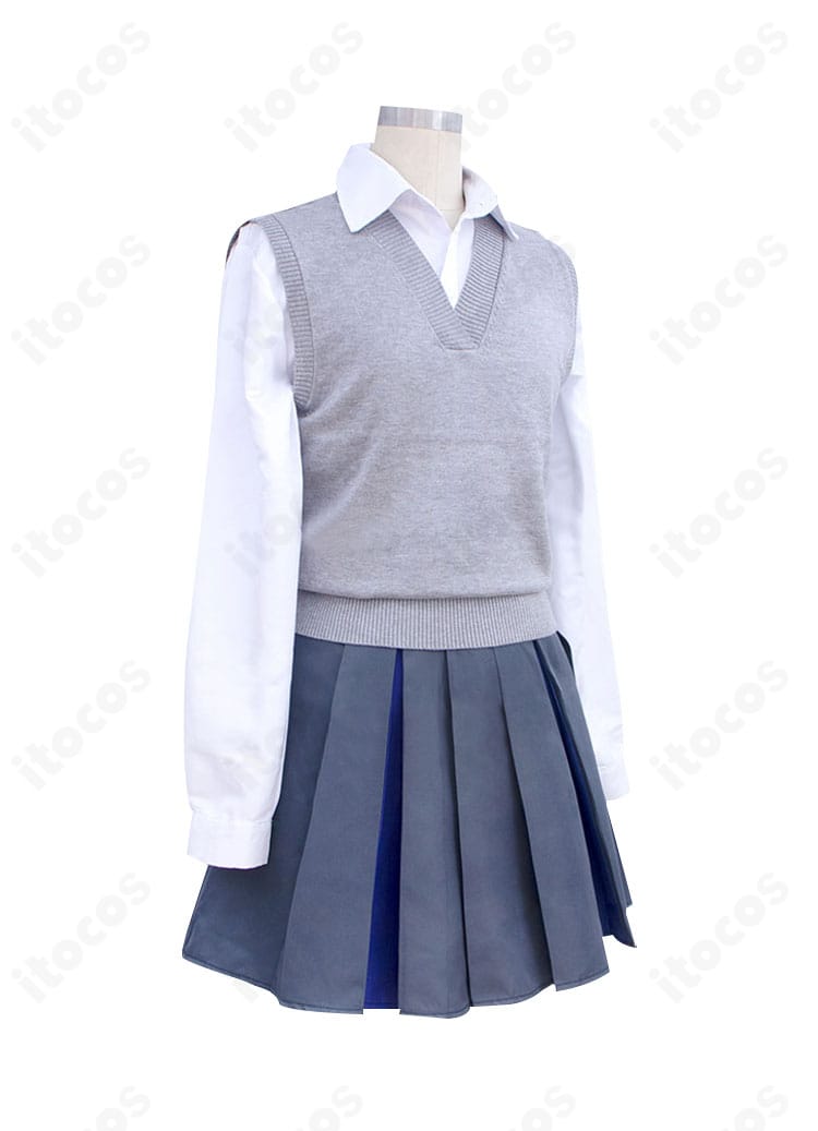 側面シルエットが分かる朝凪依 学園制服コスプレ、レイヤードのバランス