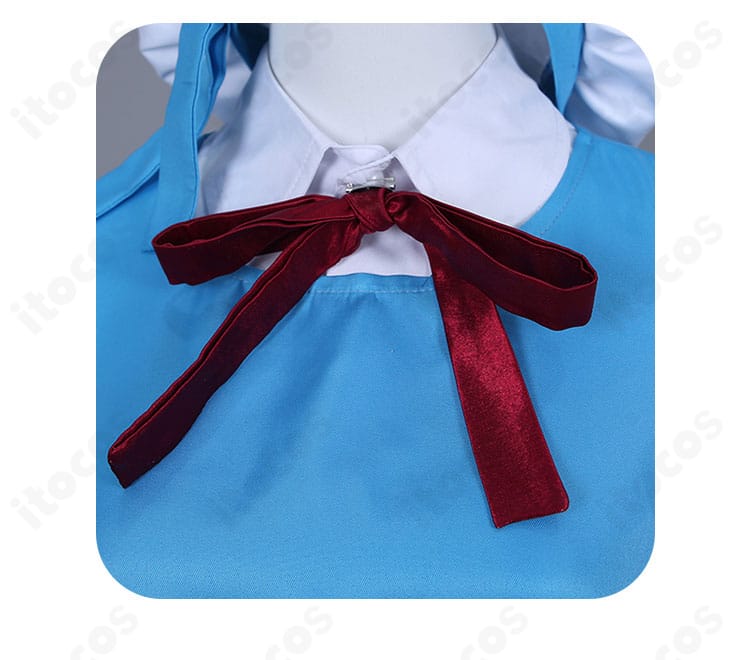 杜乃こりす コスプレ衣装の襟元アップ。装飾パーツと縁取り、ステッチの仕上がりが分かるディテール画像。