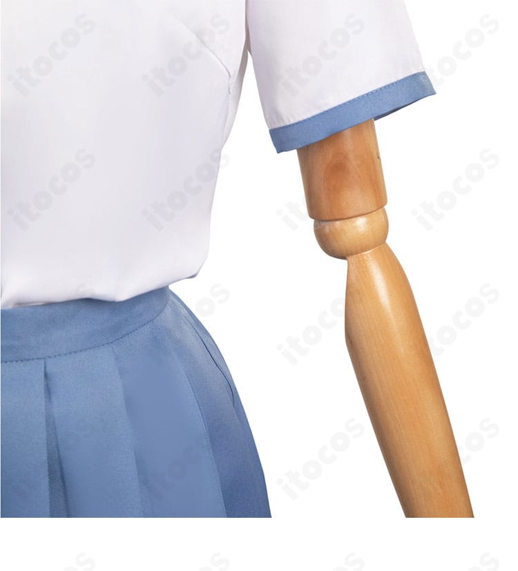 袖のアップ。カフスの縫製や生地感が分かる八奈見杏菜コスプレ衣装のディテールショット。