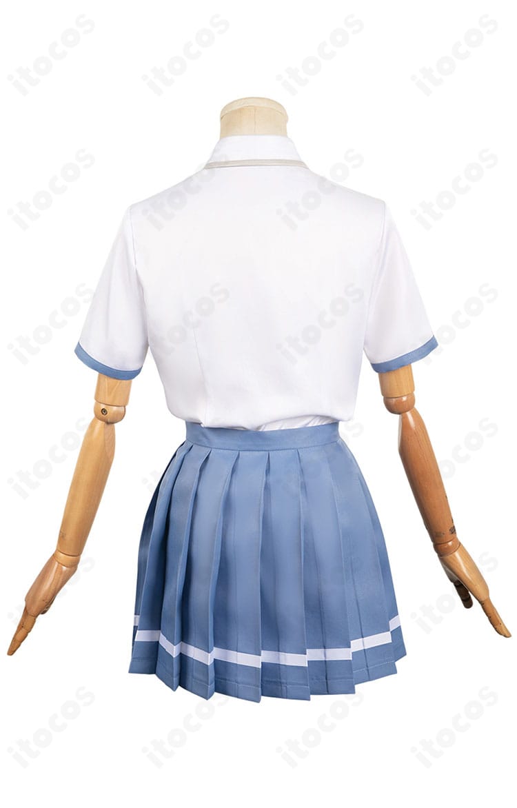 背面全体。背中のラインやスカートの広がり、裾のバランスが分かる八奈見杏菜コスチューム。