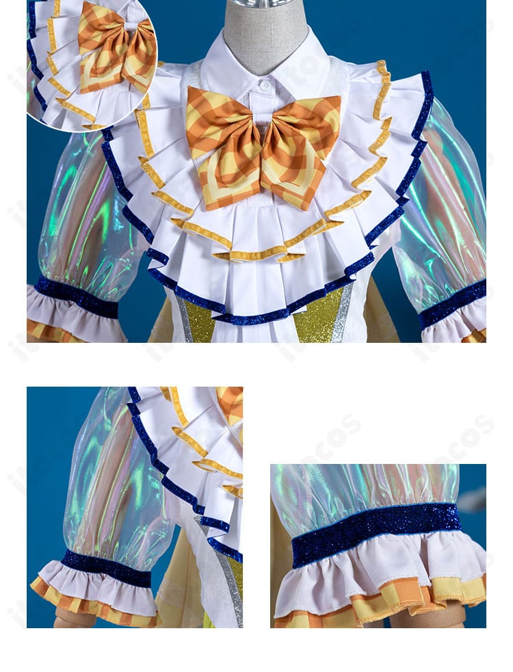 南みれぃ コスプレ衣装の襟と袖口の装飾クローズアップ。配色パイピングと刺繍風意匠を確認。