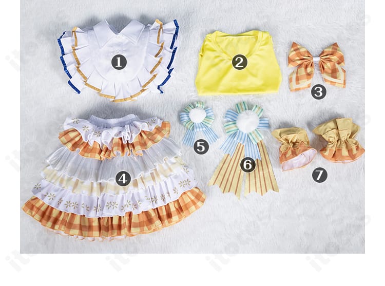 プリパラ 南みれぃ コスプレ衣装のセット内容一覧。トップス、インナー、スカーフ、スカート、髪飾り、腰飾り、手首飾りを並べた画像。