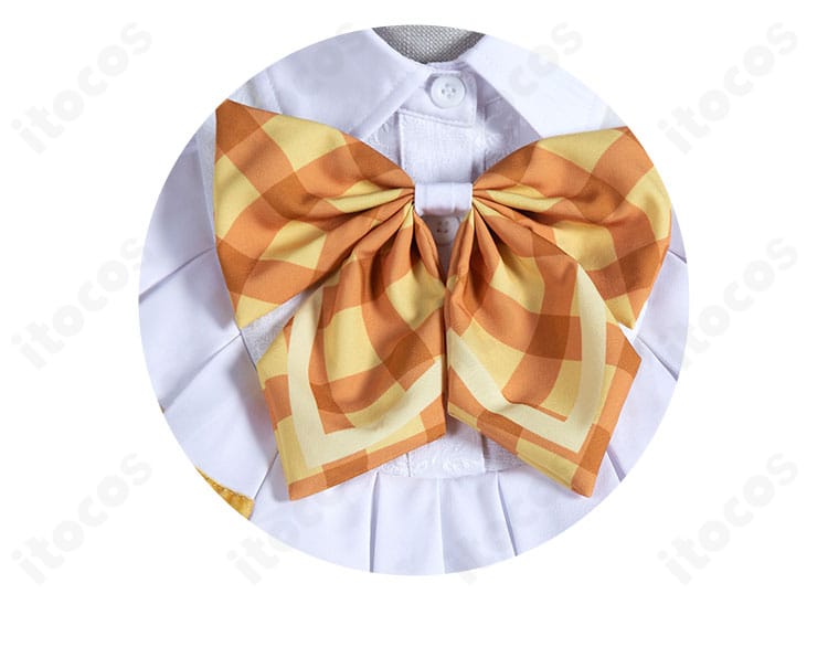南みれぃ コスプレ衣装のスカーフ結び目とリボン装飾のアップ。質感と縫製が見える。