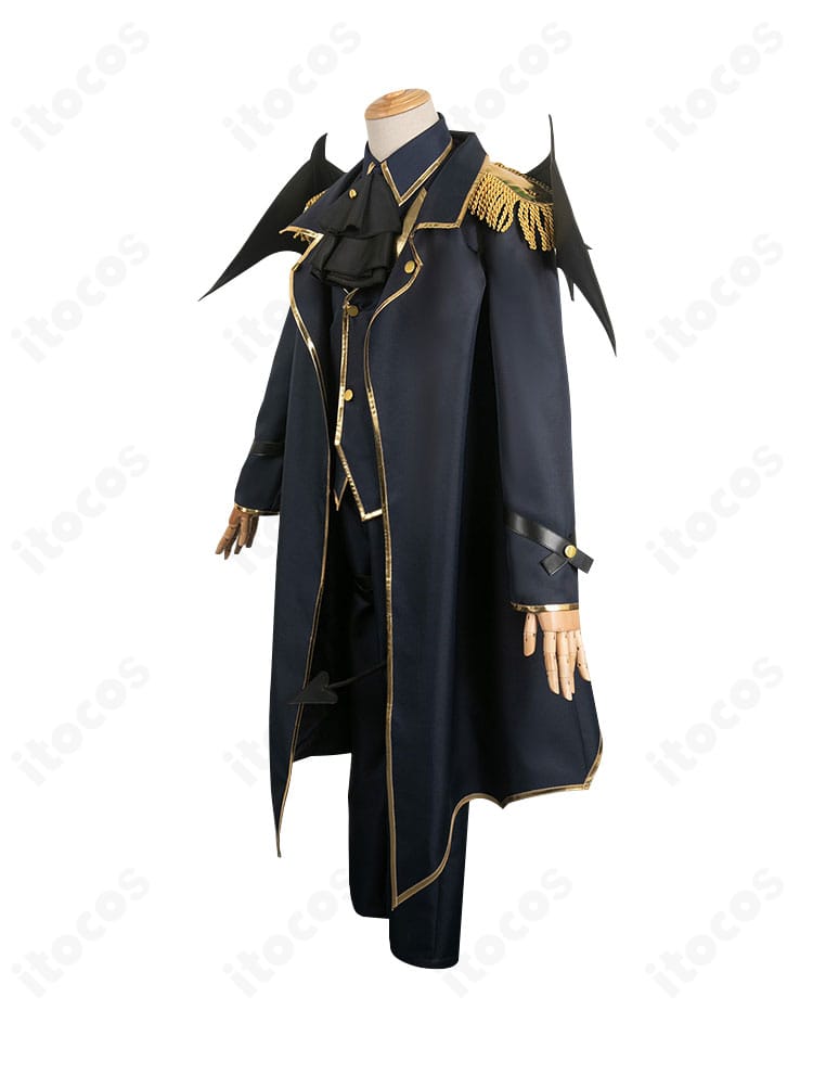 ブルーロック 凪誠士郎 悪魔コスプレ衣装の側面。外套のフレアと太ももベルト、シルエットの流れを確認できる画像