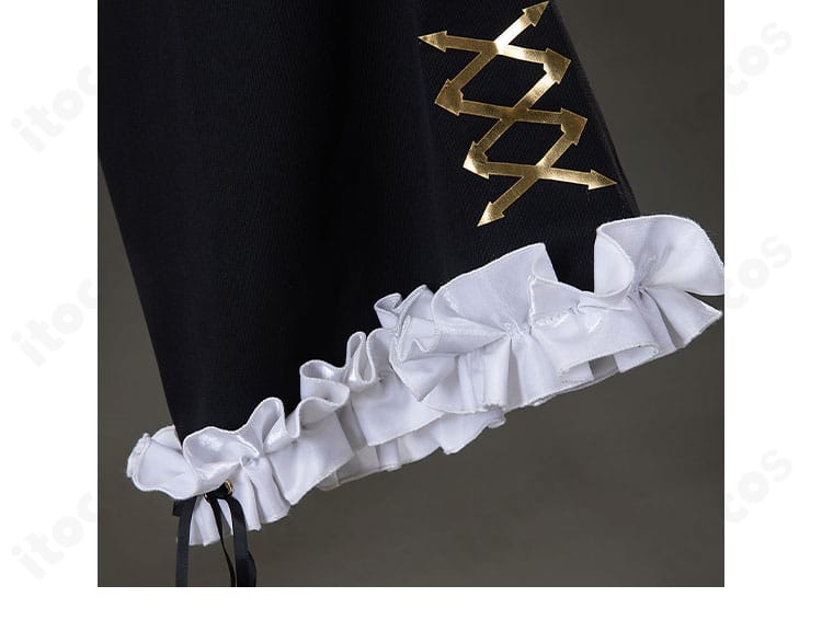 21号・XXI コスプレの袖口装飾アップ。精細な刺繍とエッジの仕上げを確認できるディテール画像。